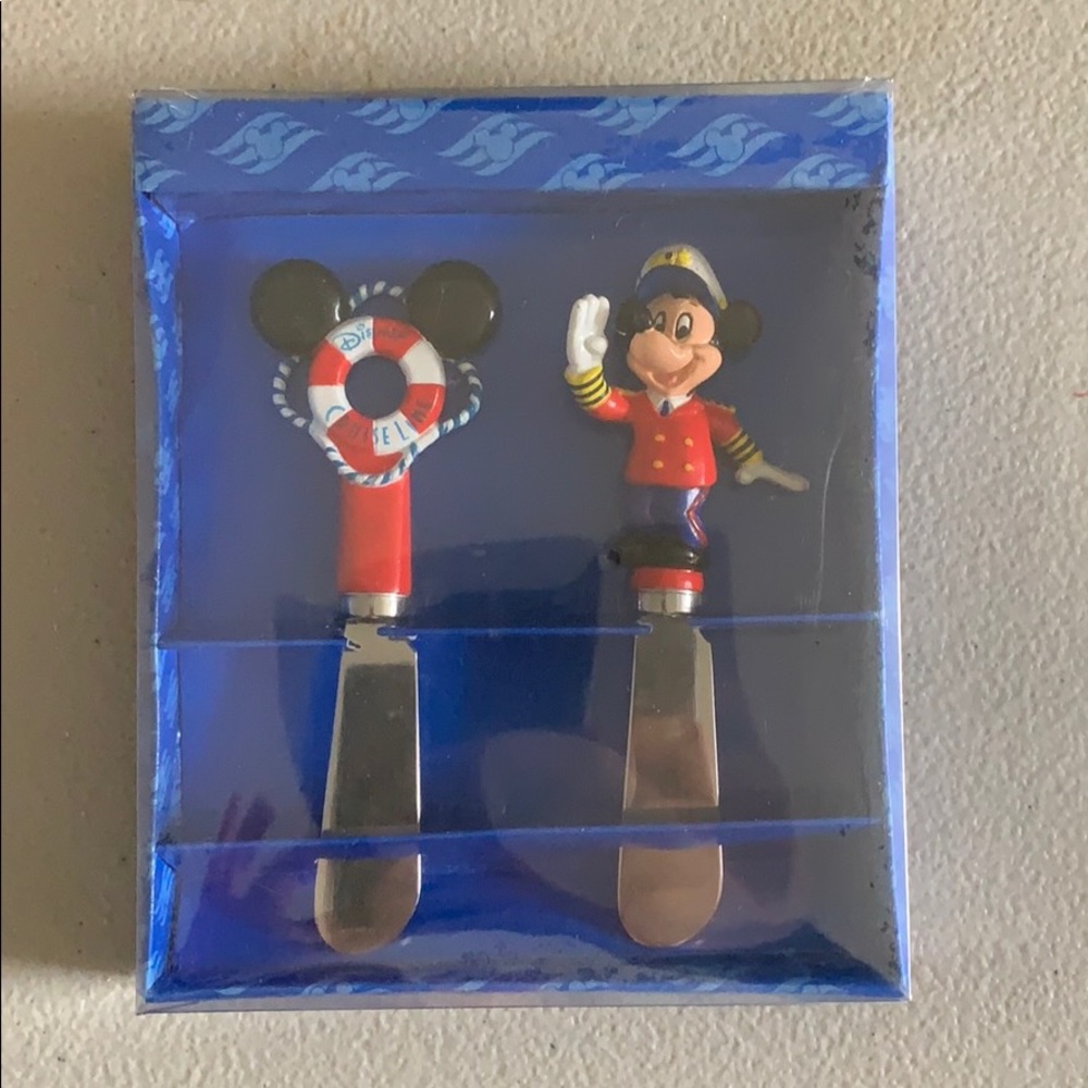 Mickey Mouse spreaders